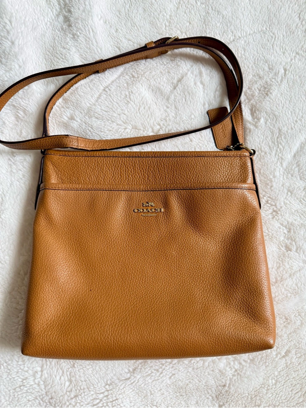 Coach Outlet Pebbled Leather Crossbody - Messenger Tan